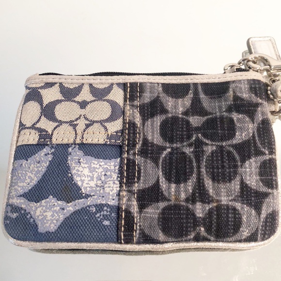 Coach wristlet - Picture 4 of 4